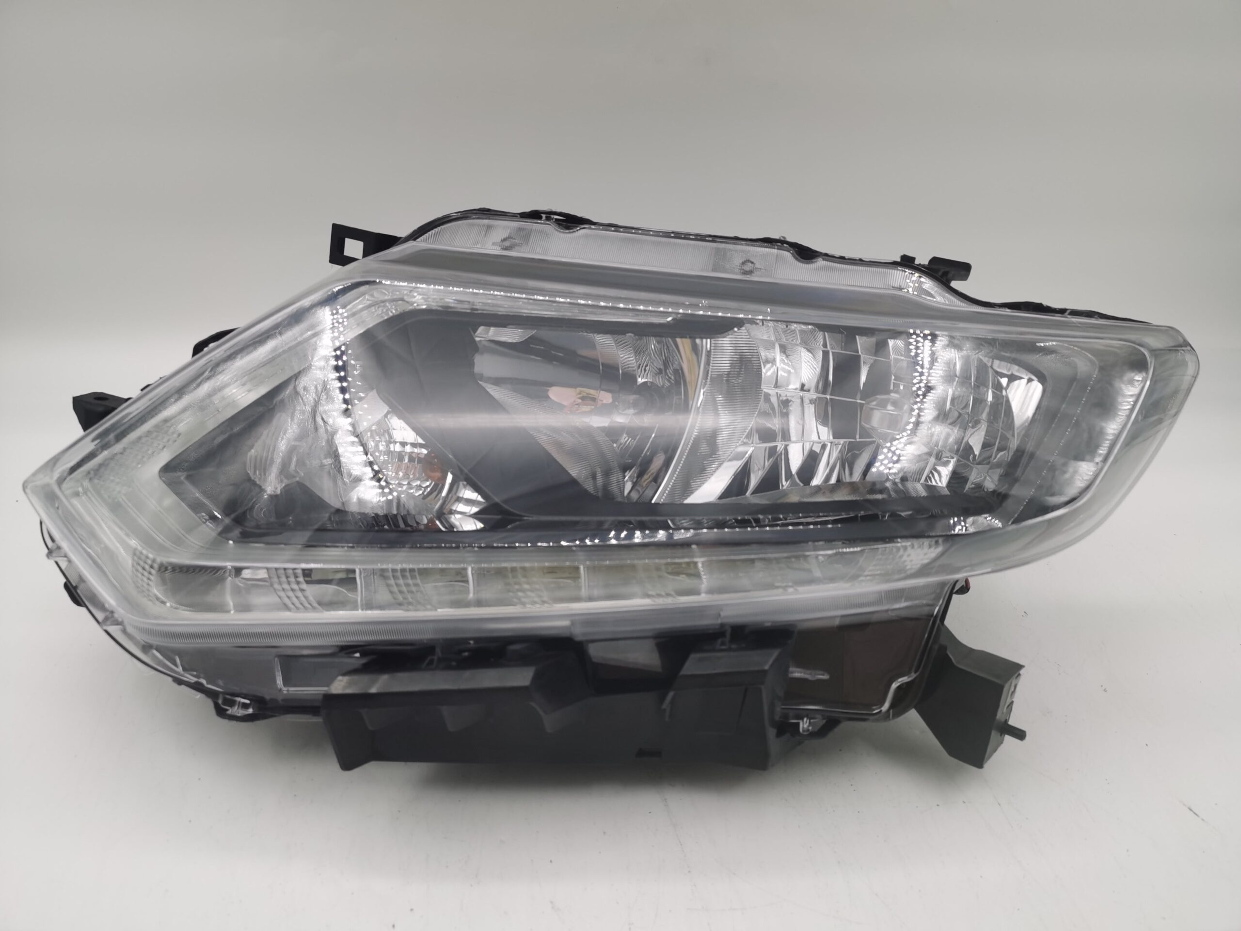 Nissan X-TRAIL 2014-2016 HALOGEN L.H.S HEADLIGHT ASSEMBLY