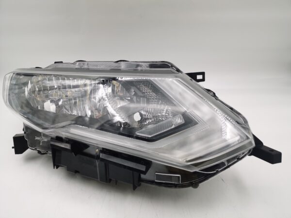 Nissan X-TRAIL T32 2017-2020 HALOGEN R.H.S HEADLIGHT ASSEMBLY