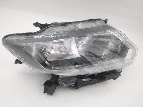 Nissan X-TRAIL 2014-2016 HALOGEN R.H.S HEADLIGHT ASSEMBLY