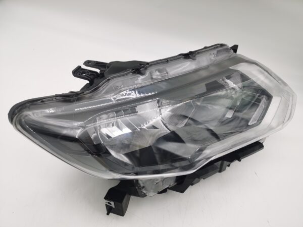 Nissan X-TRAIL T32 2017-2020 HALOGEN R.H.S HEADLIGHT ASSEMBLY