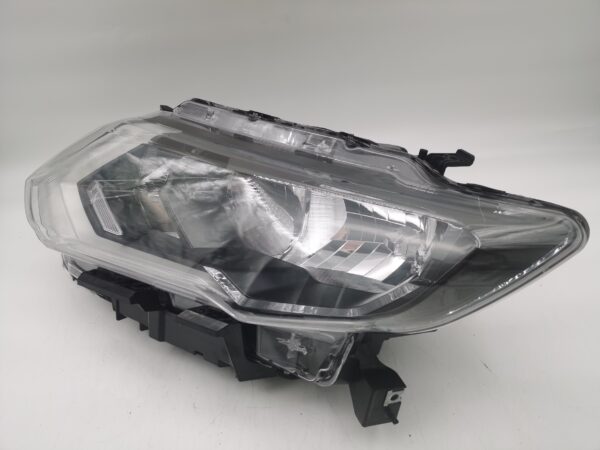 Nissan X-TRAIL T32 2017-2020 HALOGEN L.H.S HEADLIGHT ASSEMBLY