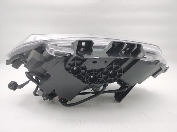 Nissan X-TRAIL 2014-2016 HALOGEN R.H.S HEADLIGHT ASSEMBLY