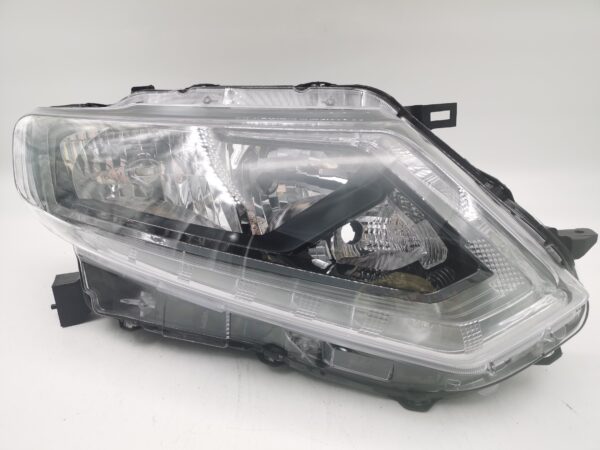 Nissan X-TRAIL 2014-2016 HALOGEN R.H.S HEADLIGHT ASSEMBLY