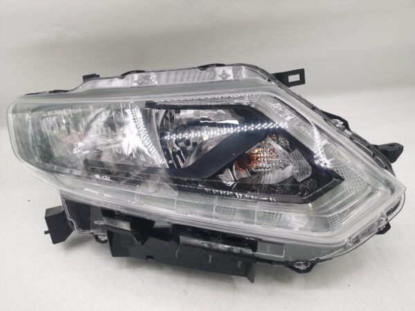 Nissan X-TRAIL 2014-2016 HALOGEN R.H.S HEADLIGHT ASSEMBLY