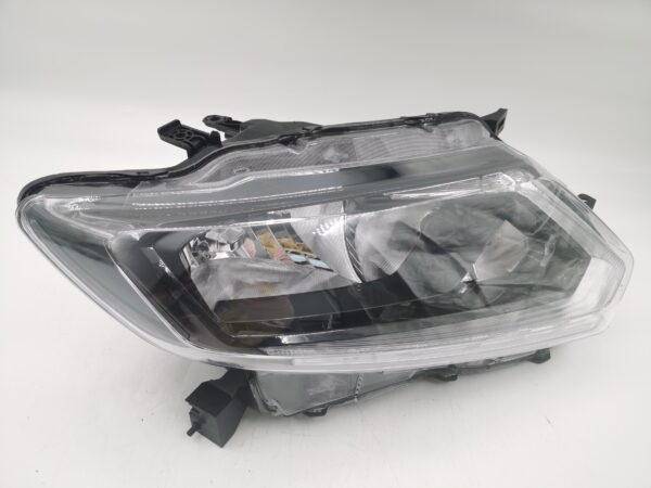 Nissan X-TRAIL 2014-2016 HALOGEN R.H.S HEADLIGHT ASSEMBLY