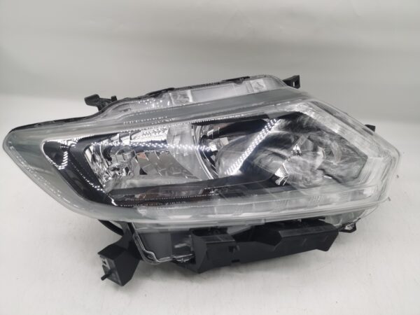 Nissan X-TRAIL 2014-2016 HALOGEN R.H.S HEADLIGHT ASSEMBLY