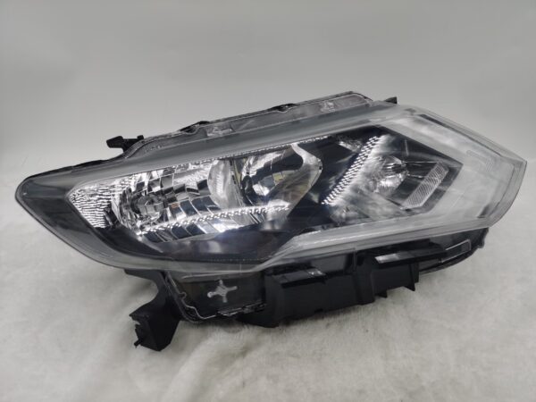 Nissan X-TRAIL T32 2017-2020 HALOGEN R.H.S HEADLIGHT ASSEMBLY