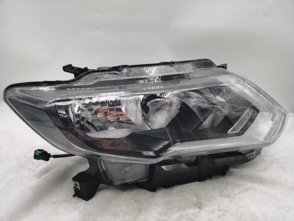 Nissan X-TRAIL T32 2017-2020 HALOGEN R.H.S HEADLIGHT ASSEMBLY