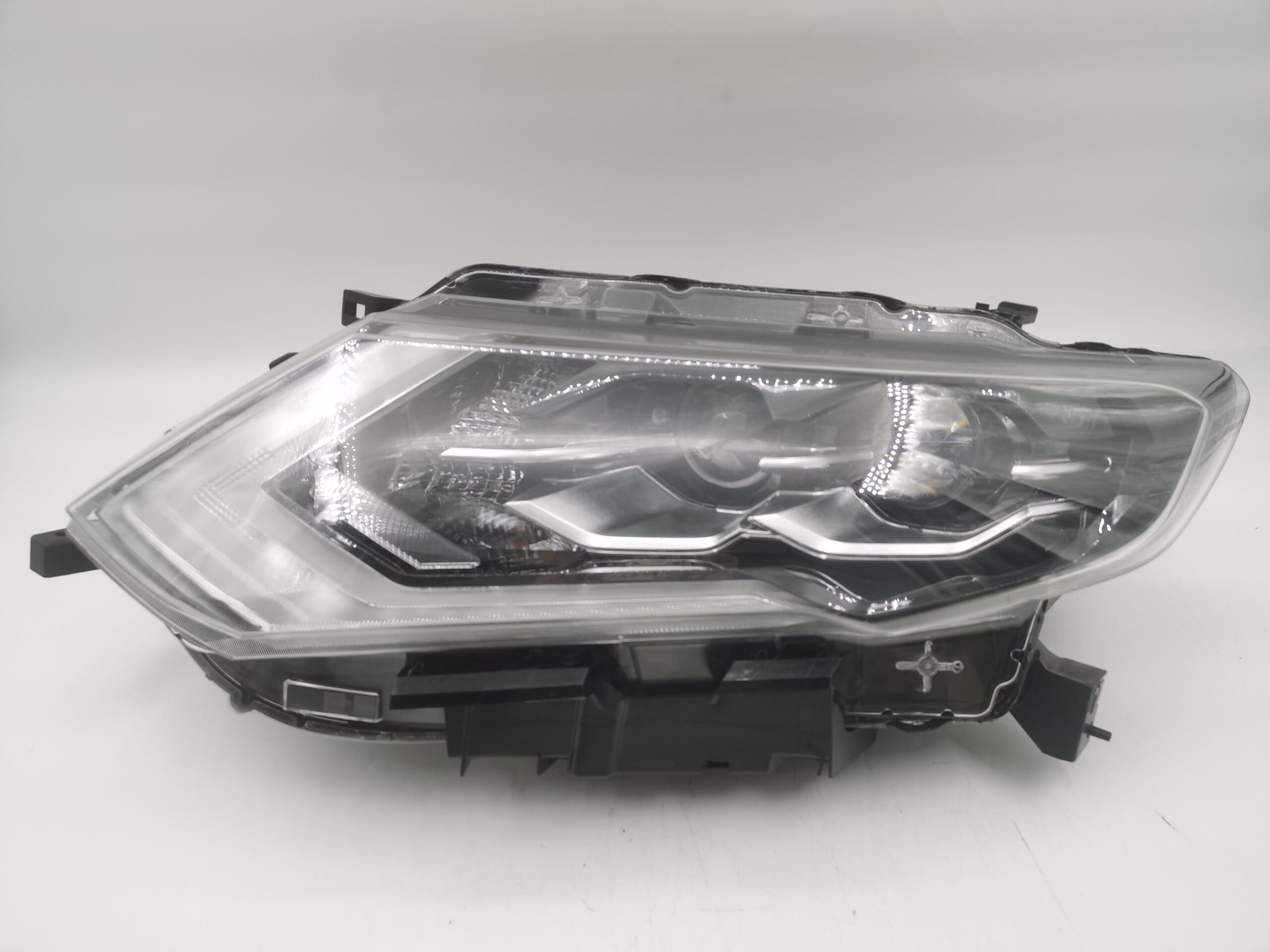 Nissan X-TRAIL T32 2017-2020 LED L.H.S HEADLIGHT ASSEMBLY