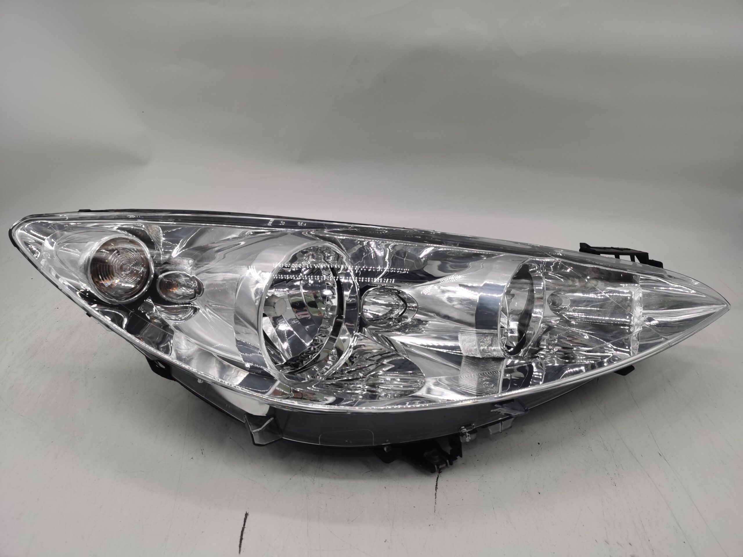 PEUGEOT 308 2007-2010 HALOGEN R.H.S HEADLIGHT ASSEMBLY