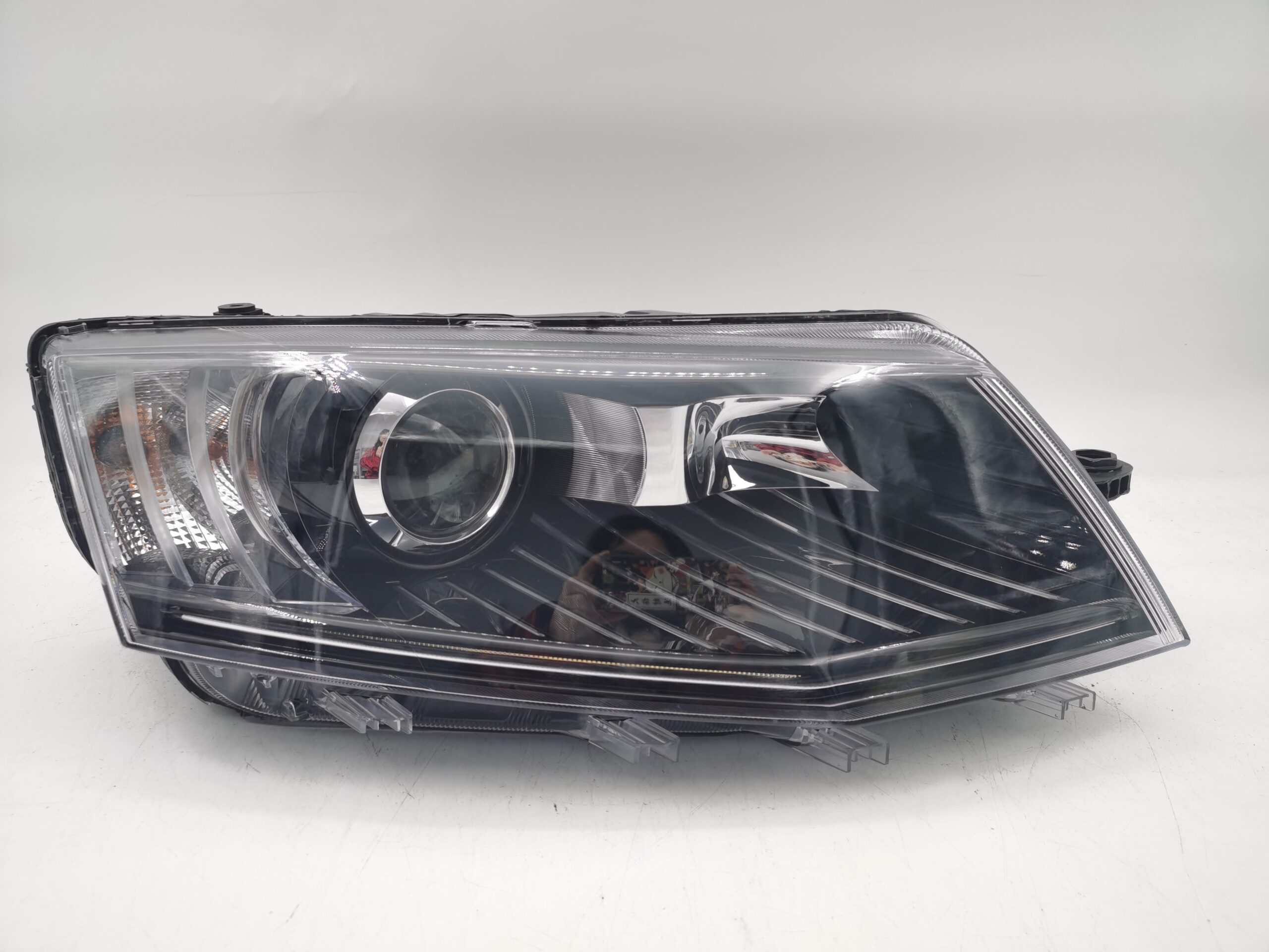 Skoda OCTAVIA III 2012-2017 R.H.S HEADLIGHT ASSEMBLY