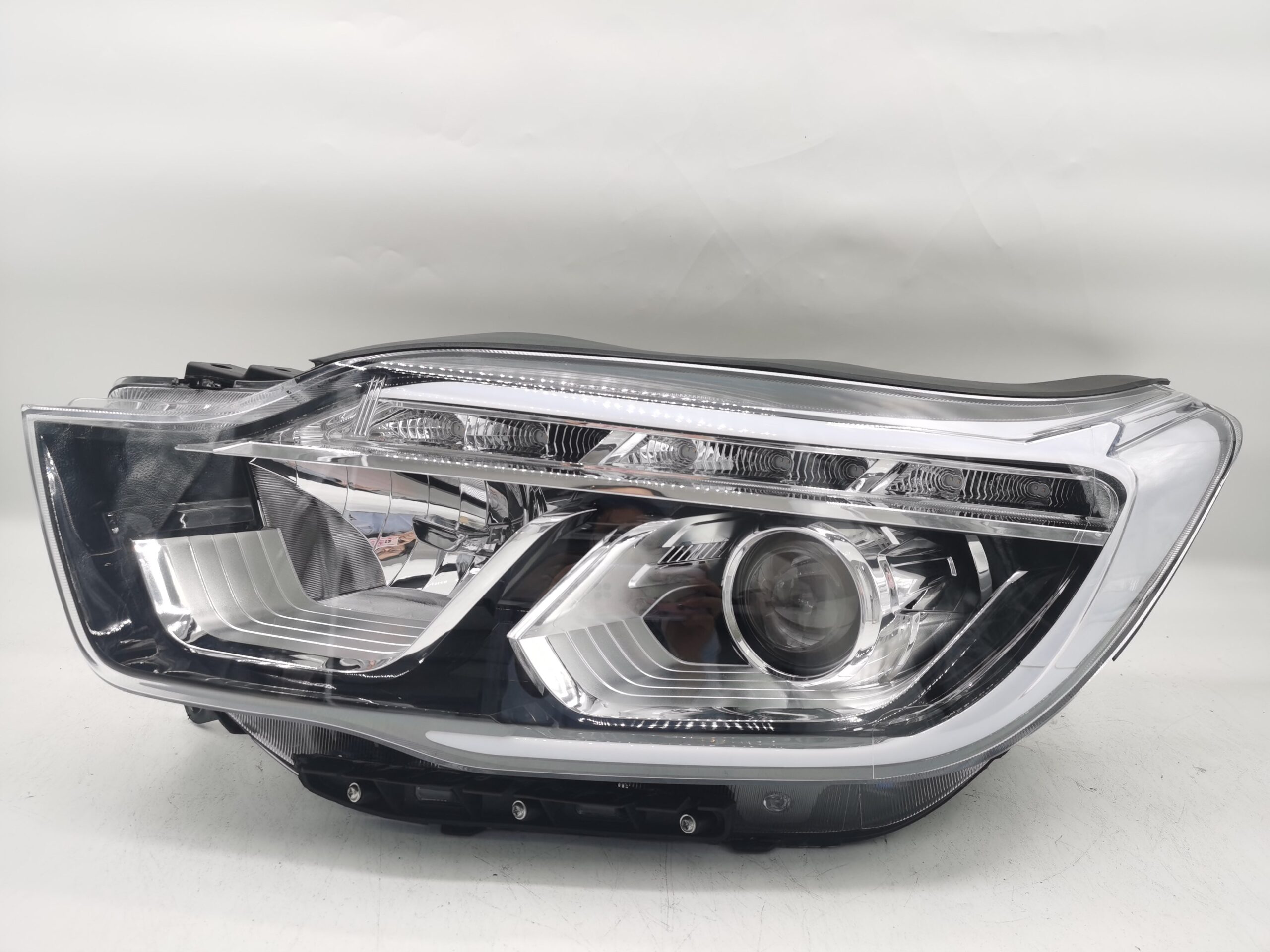 SsangYong REXTON 2017-2020 XENON L.H.S HEADLIGHT ASSEMBLY