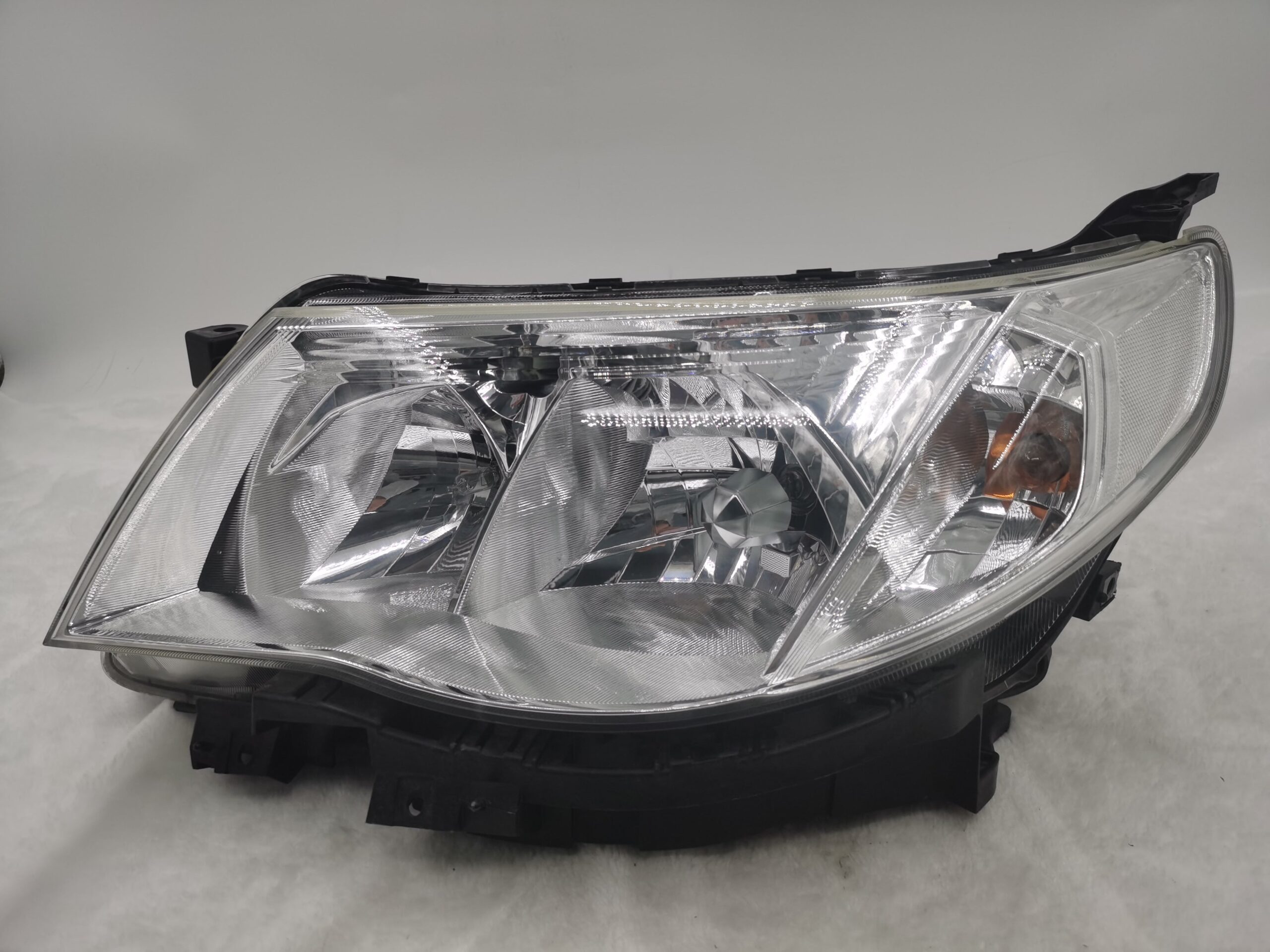 Subaru FORESTER 2009-2012 HALOGEN L.H.S HEADLIGHT ASSEMBLY