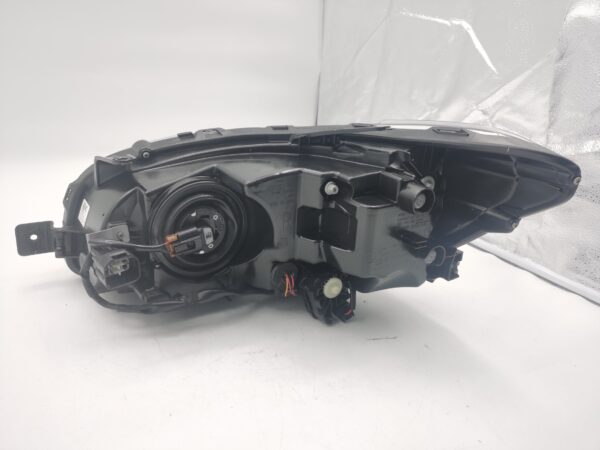 Subaru WRX 2016 R.H.S HEADLIGHT ASSEMBLY