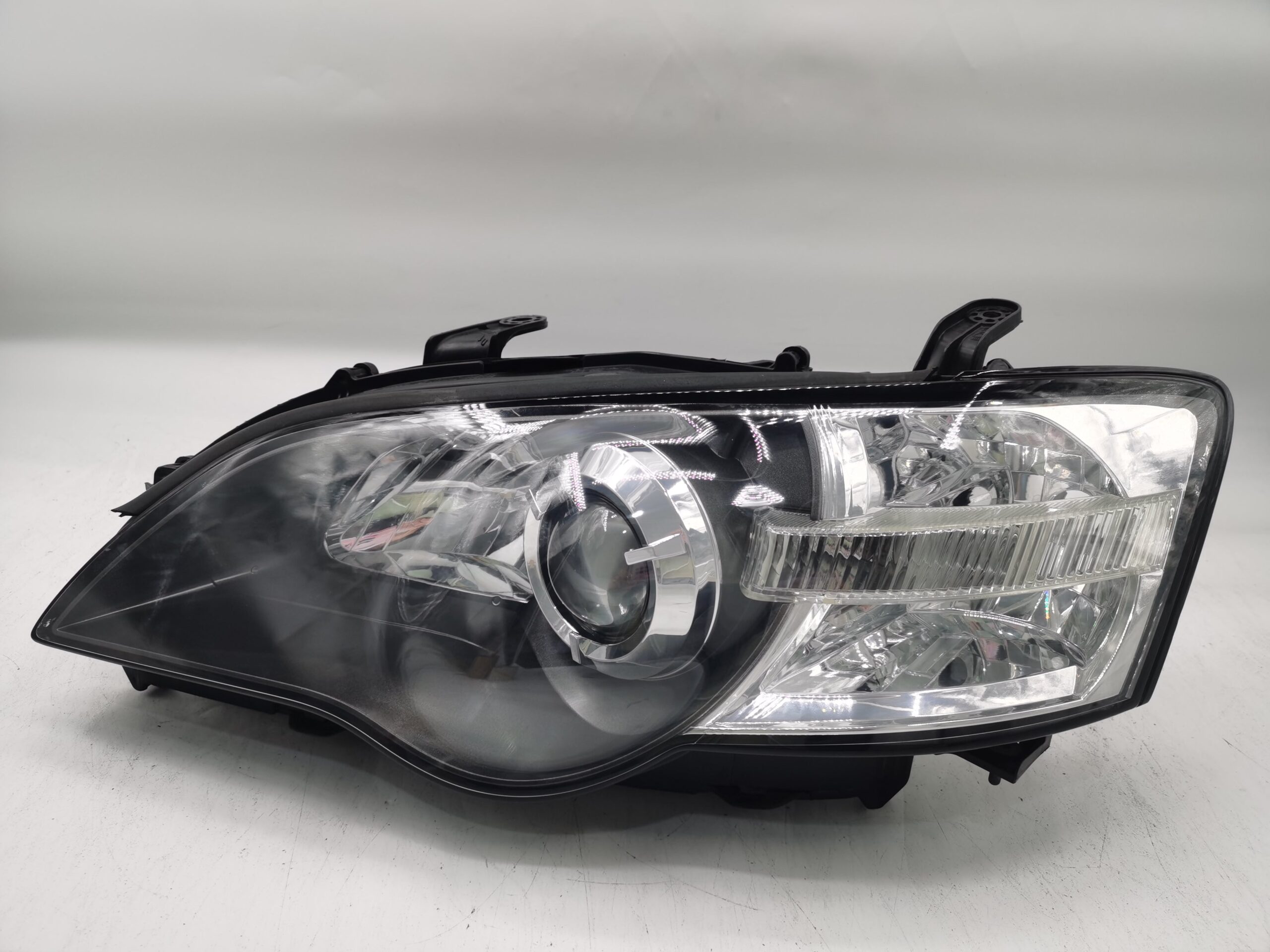 Subaru LEGACY IV OUTBACK 2003-2009 L.H.S HEADLIGHT ASSEMBLY