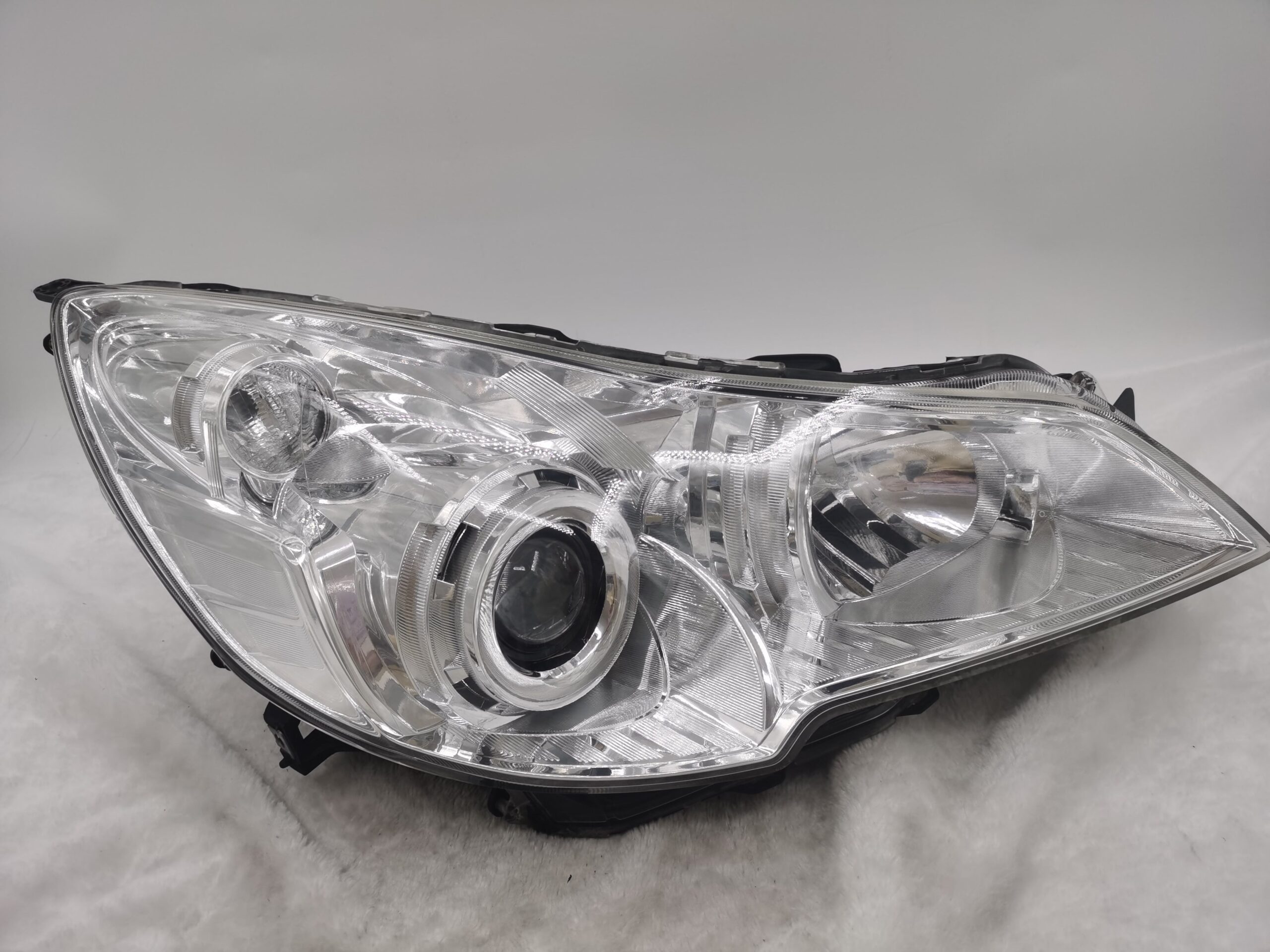 Subaru LEGACY OUTBACK 2010-2012 HALOGEN R.H.S Headlight Assembly