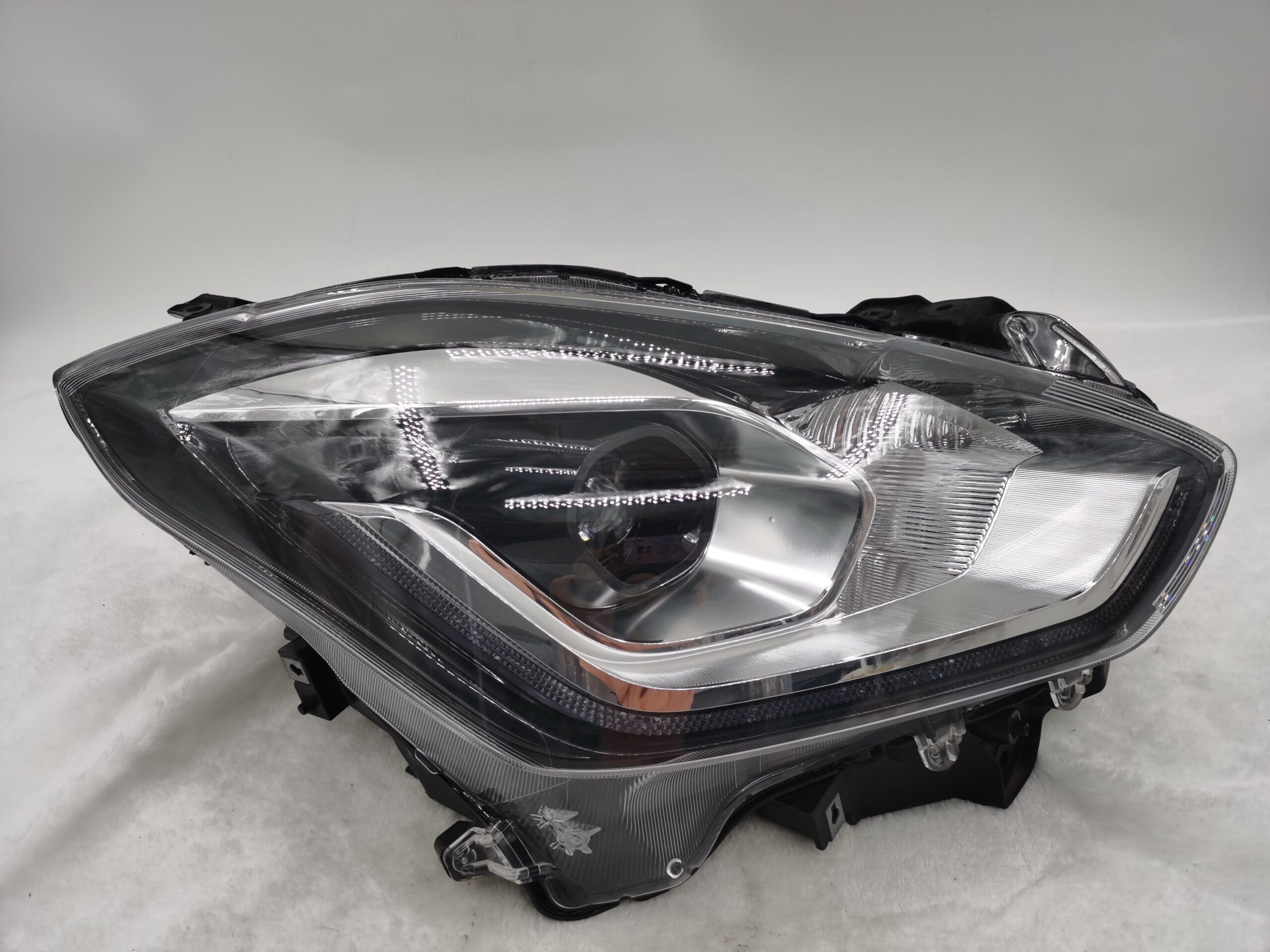 Suzuki SWIFT 2017-2023 LED R.H.S HEADLIGHT ASSEMBLY