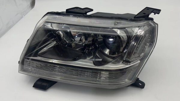 Suzuki VITARA 2012 L.H.S HEADLIGHT ASSEMBLY