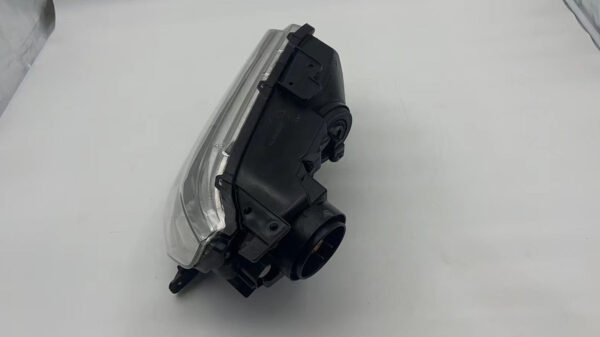 Suzuki VITARA 2012 L.H.S HEADLIGHT ASSEMBLY