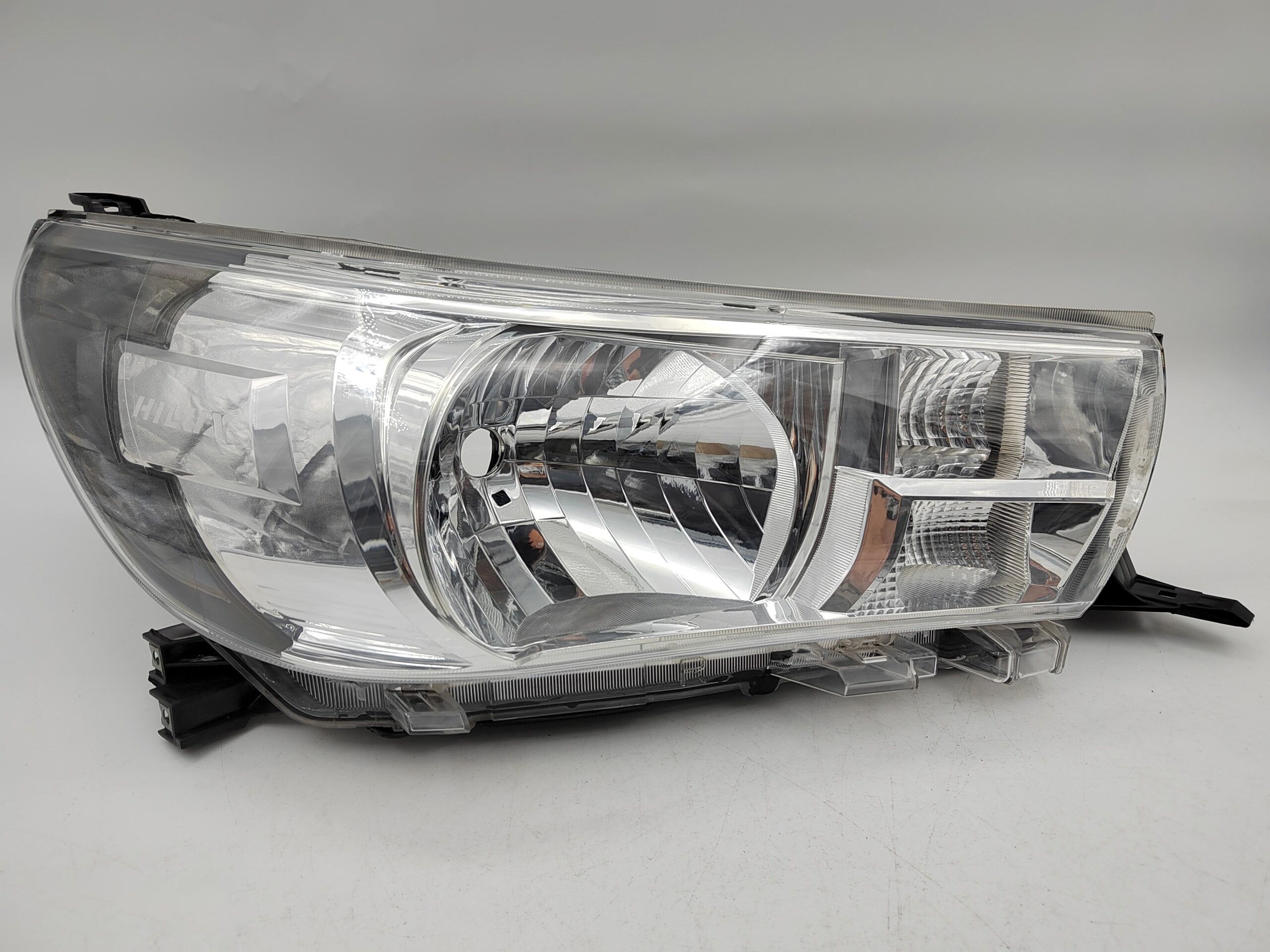 Toyota HILUX REVO 2015-2019 HALOGEN R.H.S HEADLIGHT ASSEMBLY