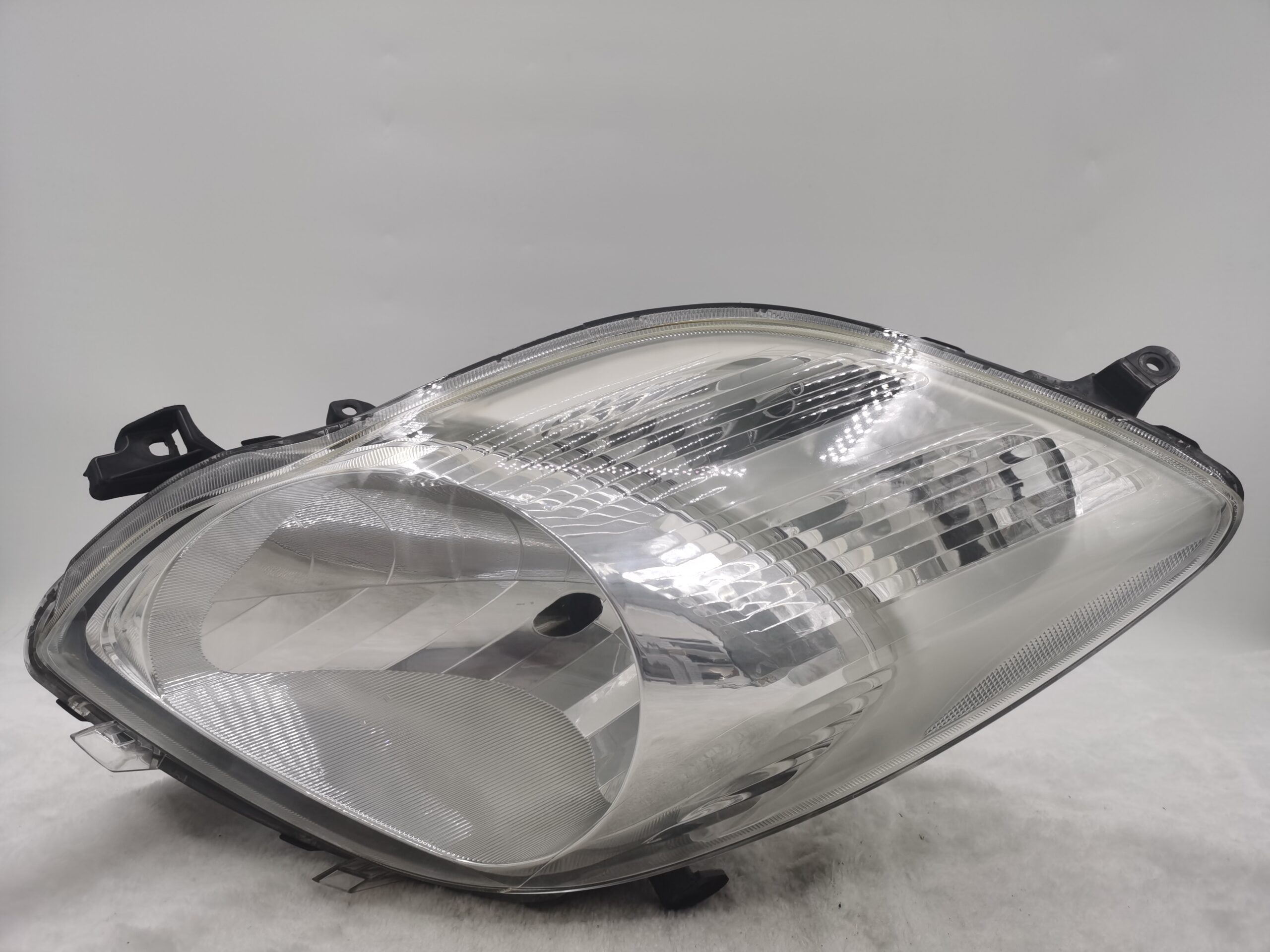 TOYOTA VITZ NCP91R 2005-2010 HALOGEN L.H.S HEADLIGHT ASSEMBLY