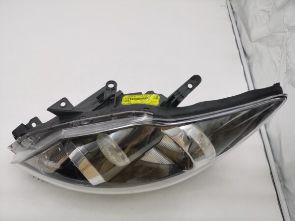 Toyota AURIS 2011-2013 L.H.S HEADLIGHT ASSEMBLY