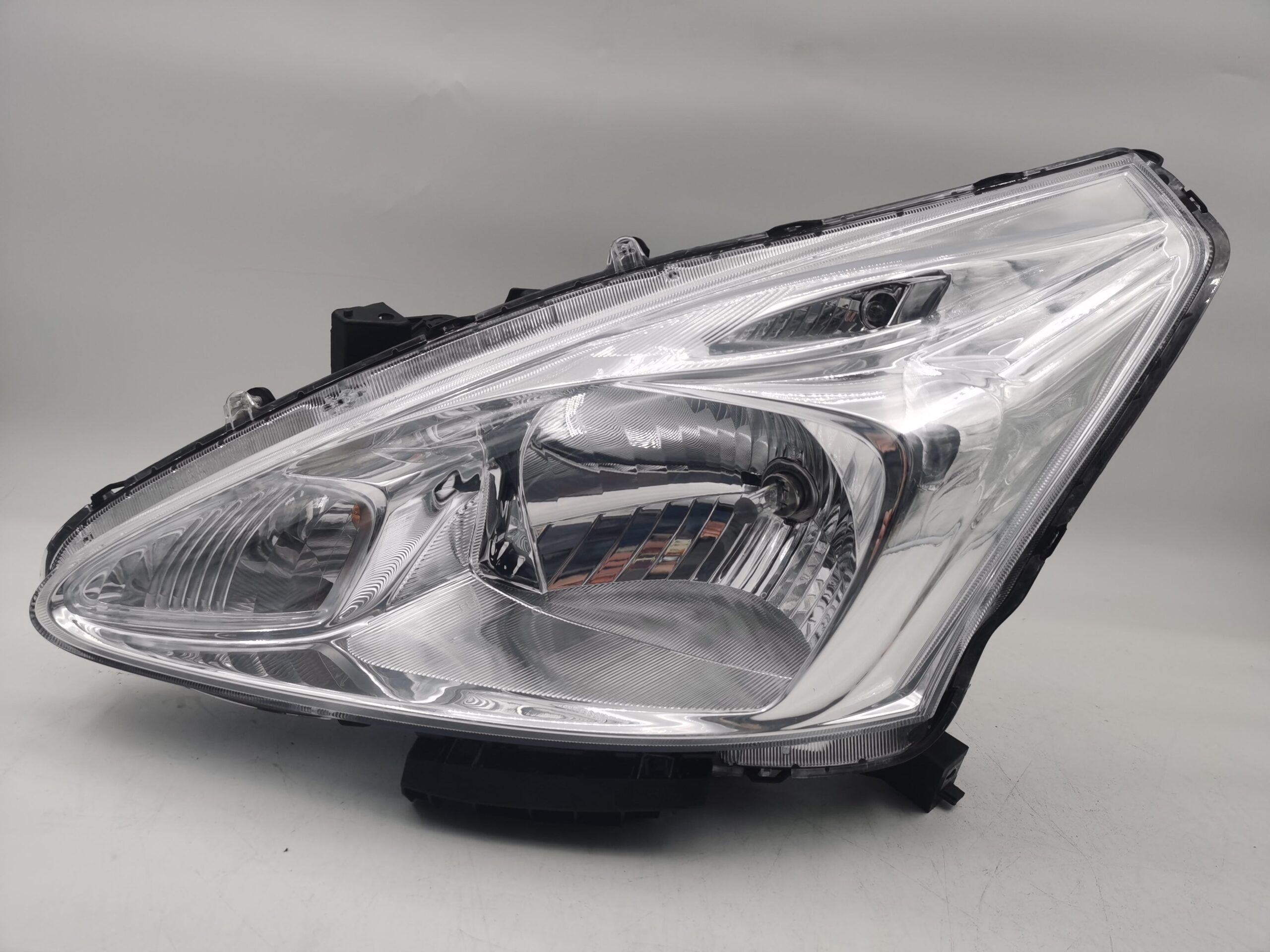 Nissan PULSAR 2011-2016 L.H.S HEADLIGHT ASSEMBLY