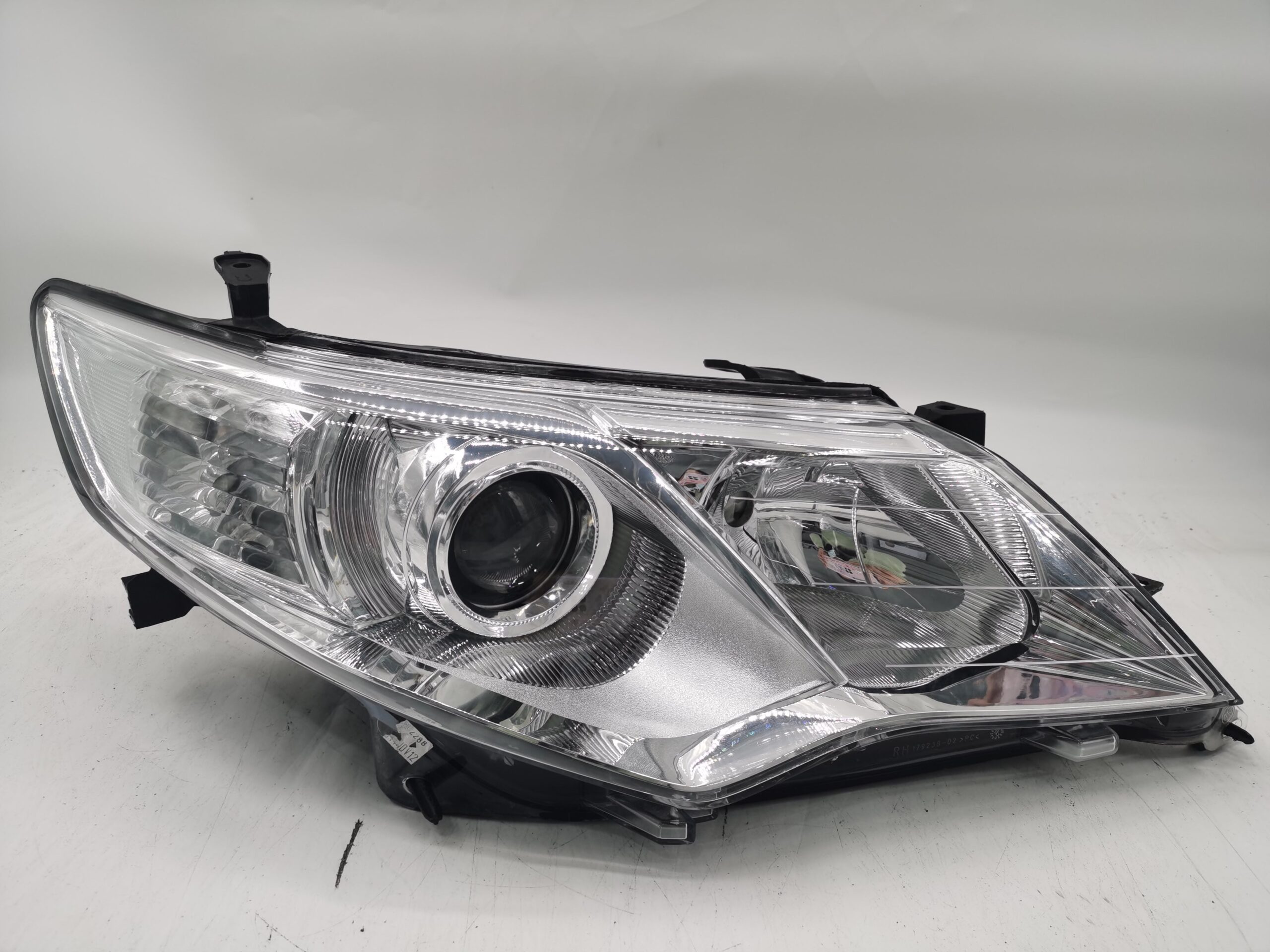 Toyota CAMRY XLE 2012-2014 HALOGEN R.H.S HEADLIGHT ASSEMBLY