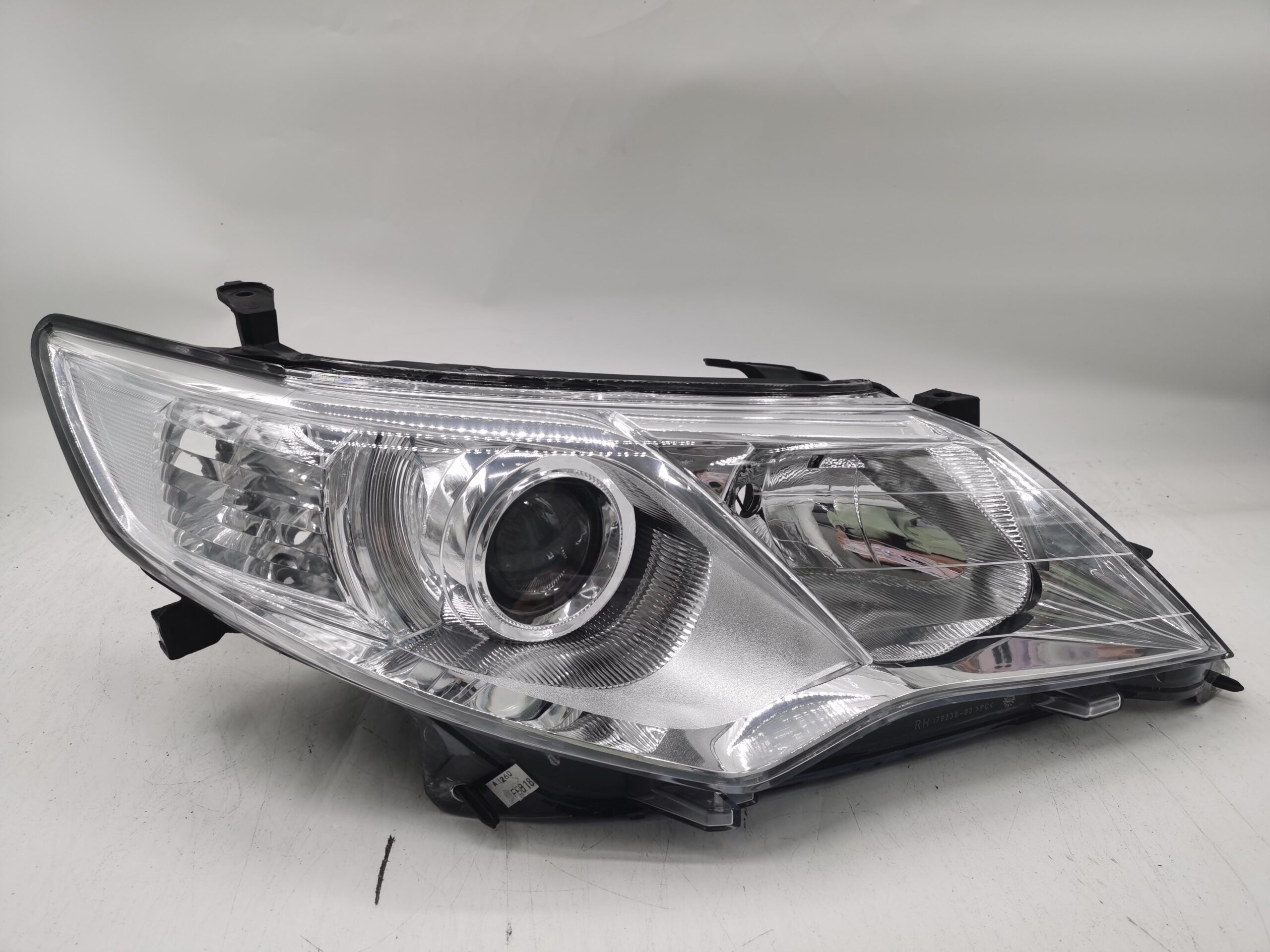 Toyota CAMRY XLE 2012-2014 HALOGEN R.H.S HEADLIGHT ASSEMBLY