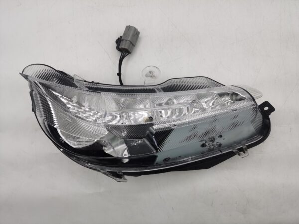 Toyota CAMRY AURION 2011-2017 R.H.S DAY RUNNING /INDICATOR LIGHT ASSEMBLY