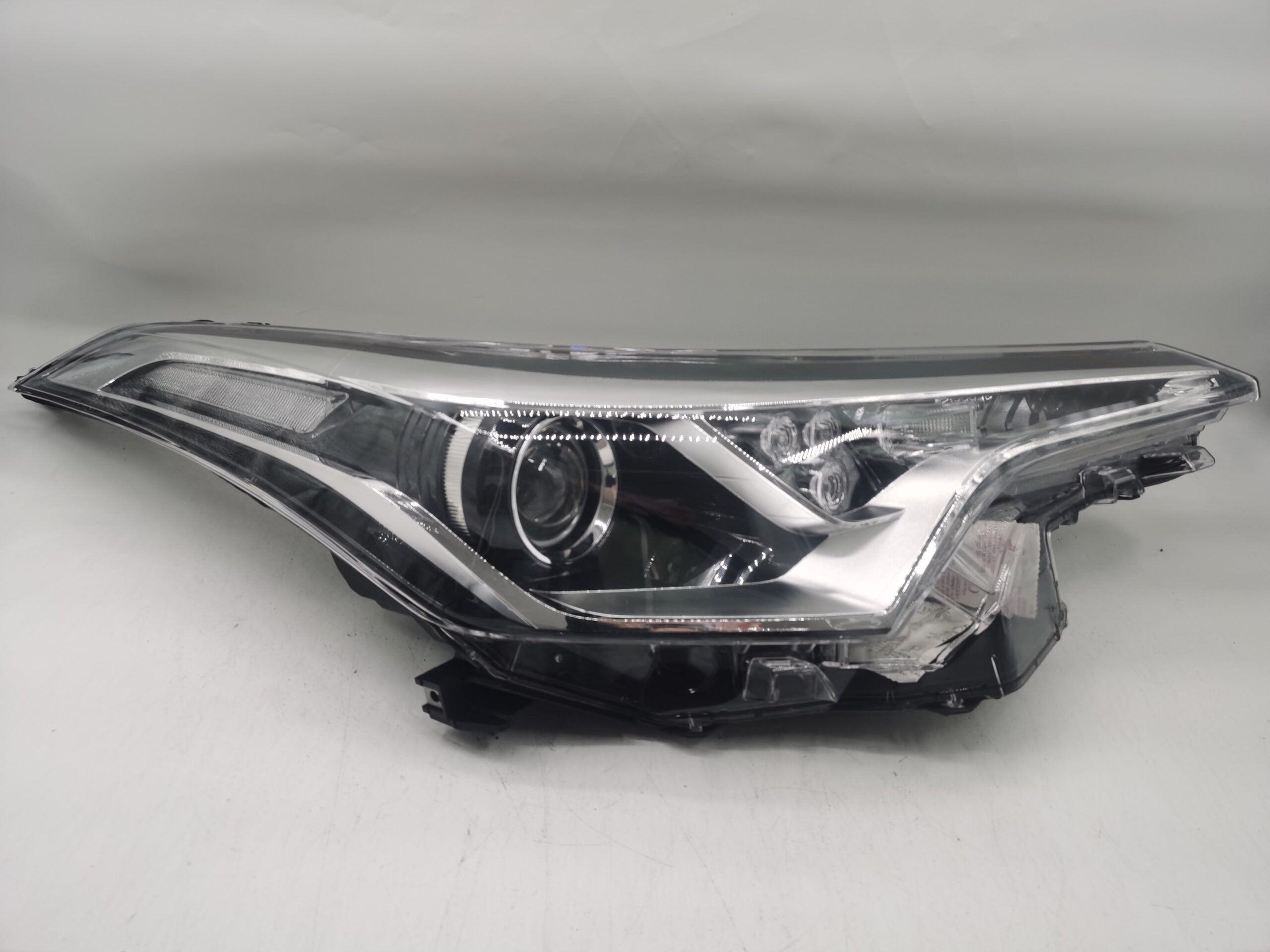 Toyota C-HR 2016-2019 HALOGEN R.H.S HEADLIGHT ASSEMBLY