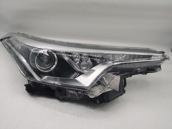 Toyota C-HR 2016-2019 HALOGEN R.H.S HEADLIGHT ASSEMBLY