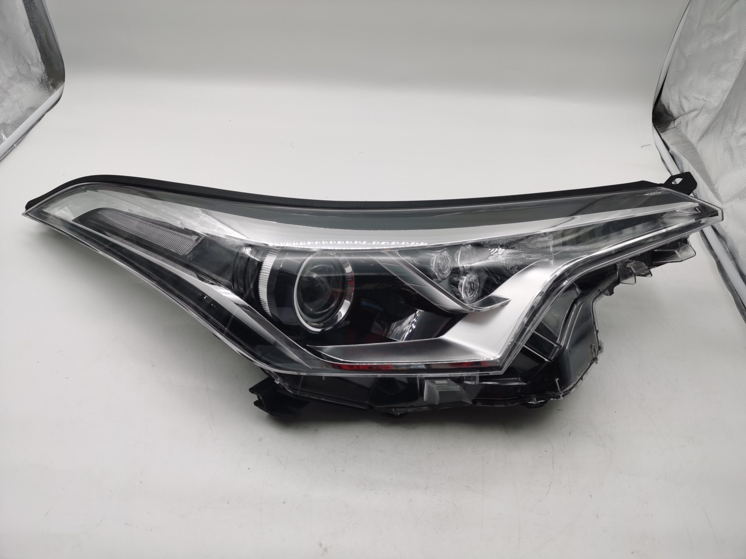 Toyota C-HR 2016-2019 HALOGEN R.H.S HEADLIGHT ASSEMBLY