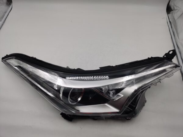 Toyota C-HR 2016-2019 HALOGEN R.H.S HEADLIGHT ASSEMBLY