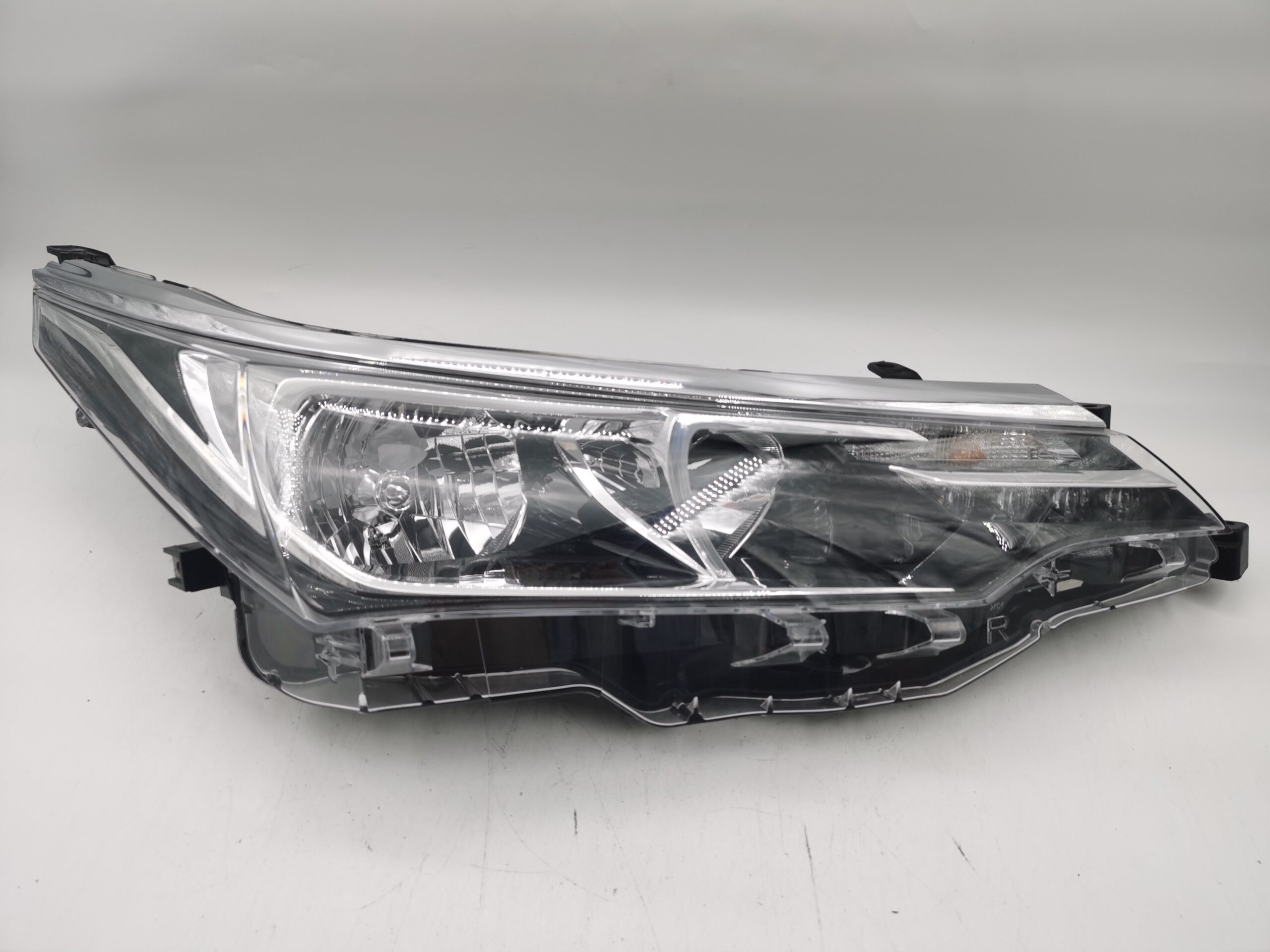 Toyota COROLLA 2017-2018 HALOGEN R.H.S HEADLIGHT ASSEMBLY