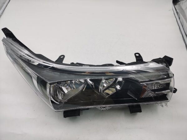 Toyota COROLLA/ALTIS 2013-2017 R.H.S HEADLIGHT ASSEMBLY