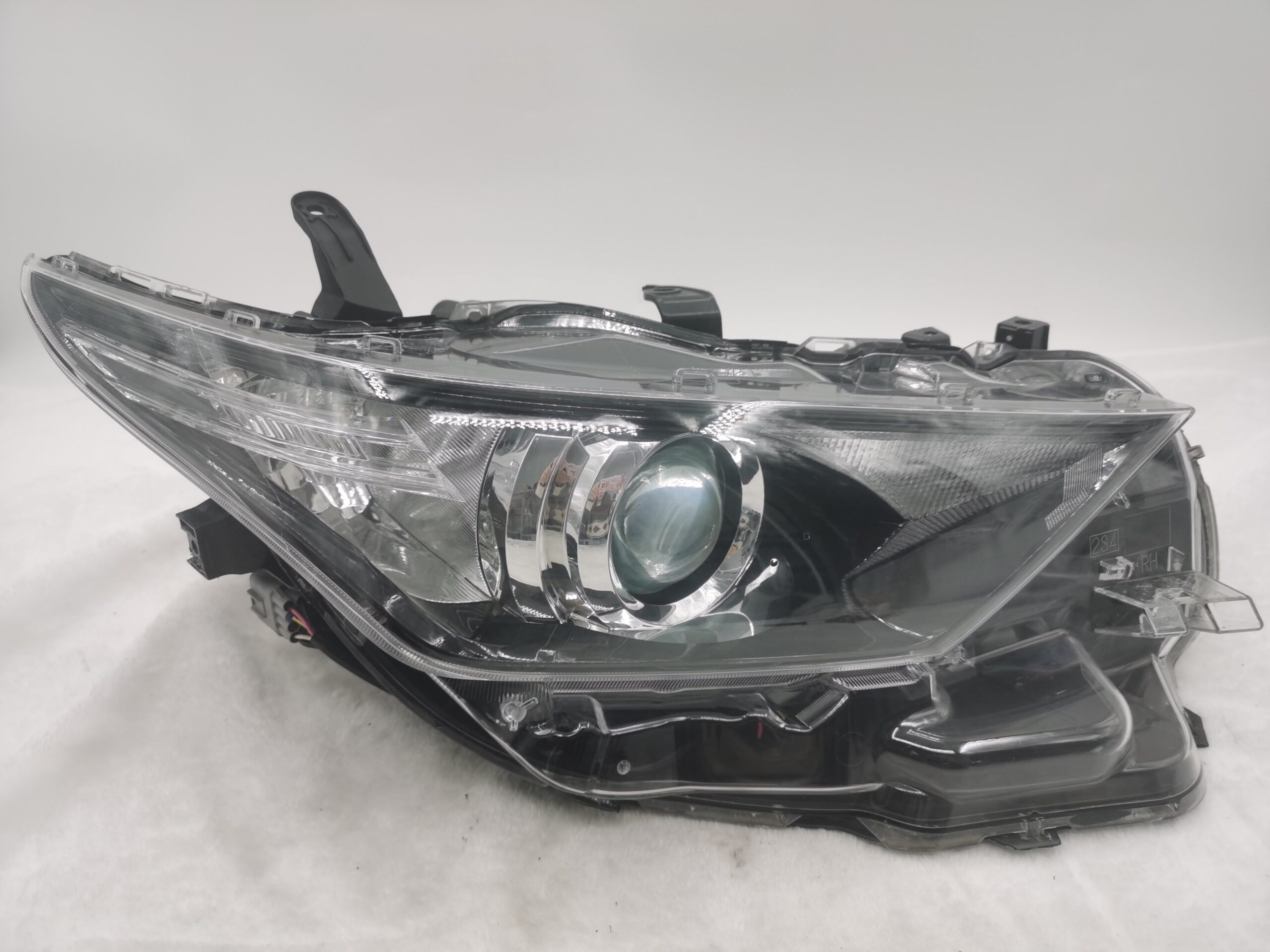 Toyota COROLLA AURIS NZE181H 2015-2018 HALOGEN R.H.S HEADLIGHT ASSEMBLY