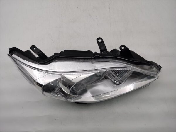 Toyota COROLLA E150 2011-2013 HALOGEN R.H.S HEADLIGHT ASSEMBLY