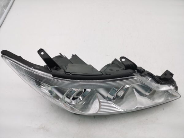 Toyota  TARAGO/PREVIA ESTIMA 2009-2019 XENON R.H.S HEADLIGHT ASSEMBLY