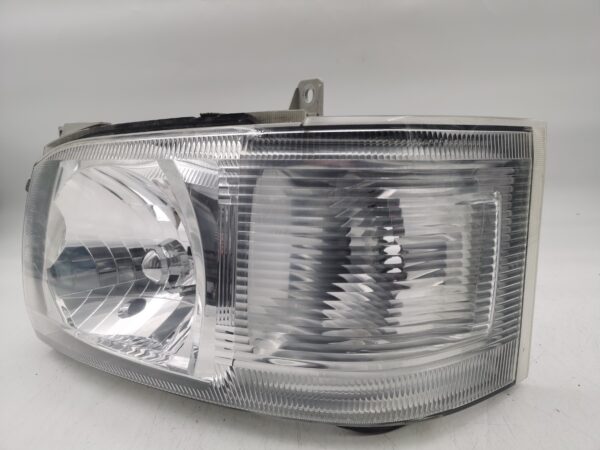 Toyota HIACE H200 2005-2010 HALOGEN L.H.S HEADLIGHT ASSEMBLY