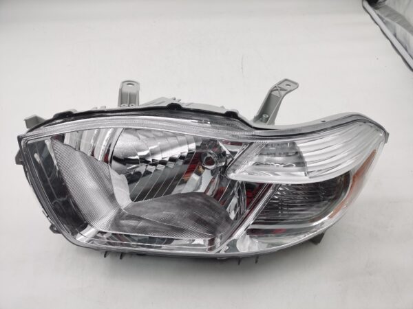 Toyota KLUGER 2008-2010 HALOGEN L.H.S HEADLIGHT ASSEMBLY