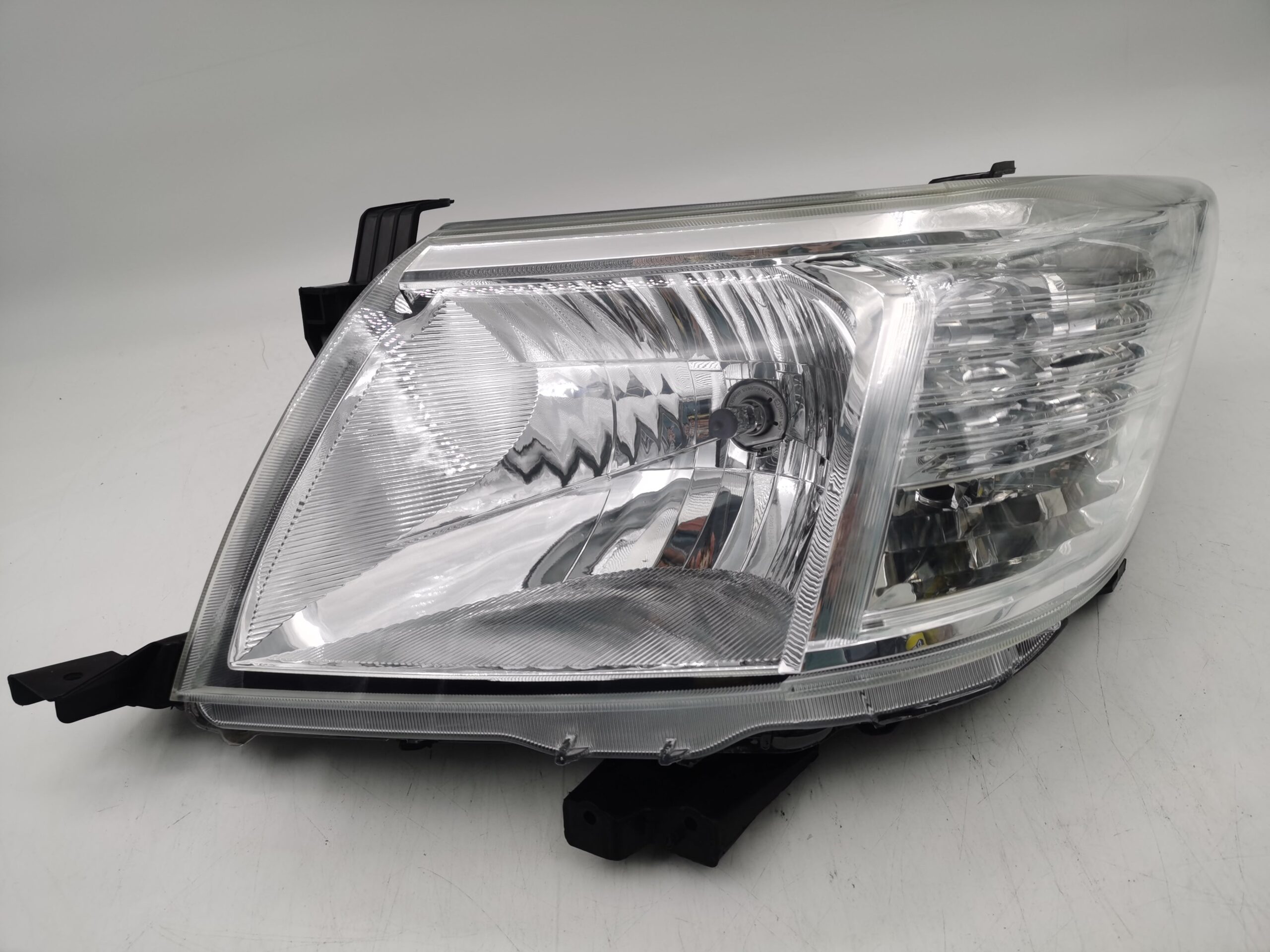 Toyota HILUX VIGO 2011-2014 L.H.S HEADLIGHT ASSEMBLY