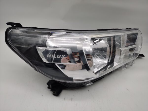 Toyota HILUX REVO 2015-2019 HALOGEN R.H.S HEADLIGHT ASSEMBLY