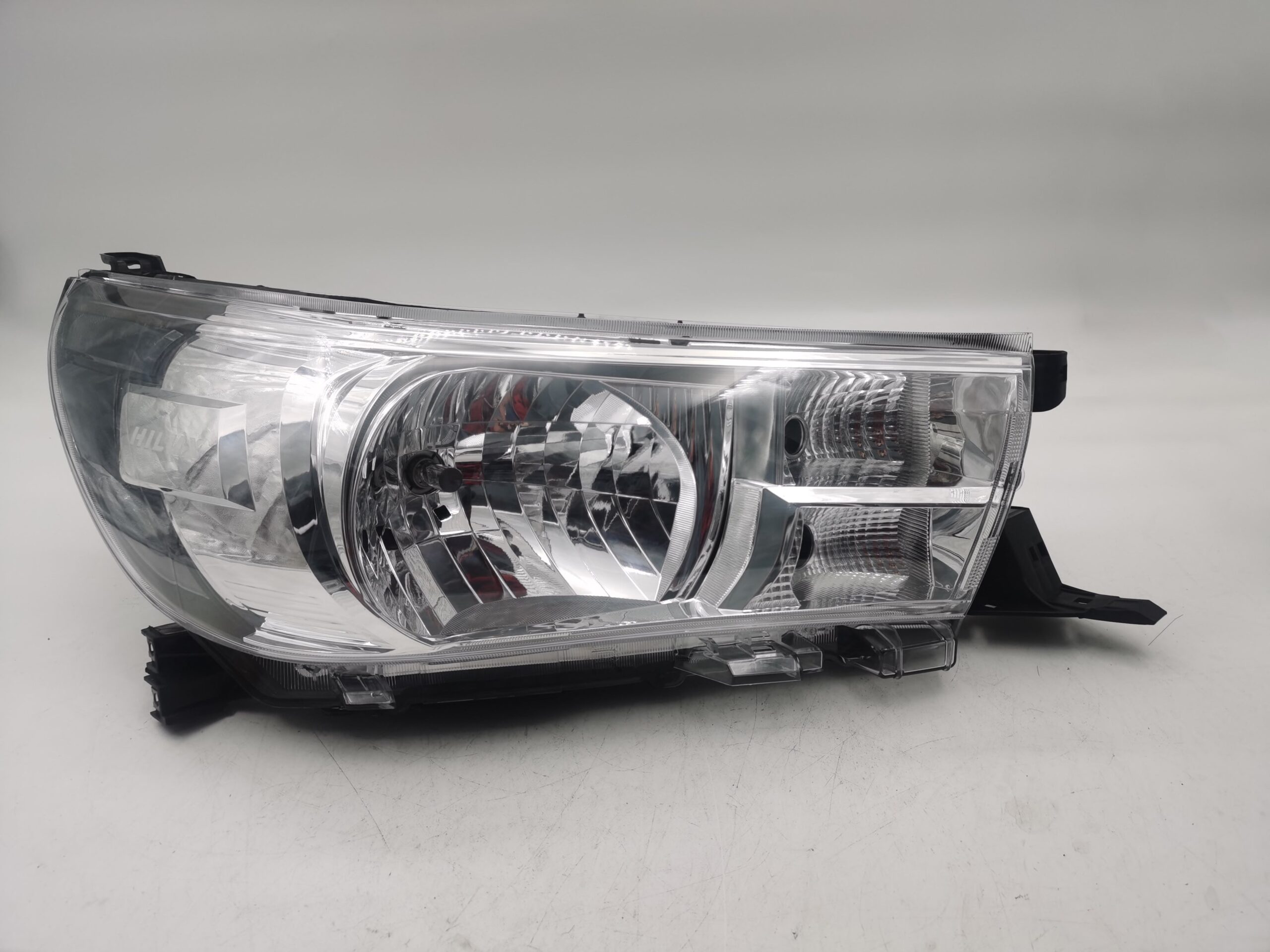 Toyota HILUX REVO 2015-2019 HALOGEN R.H.S HEADLIGHT ASSEMBLY