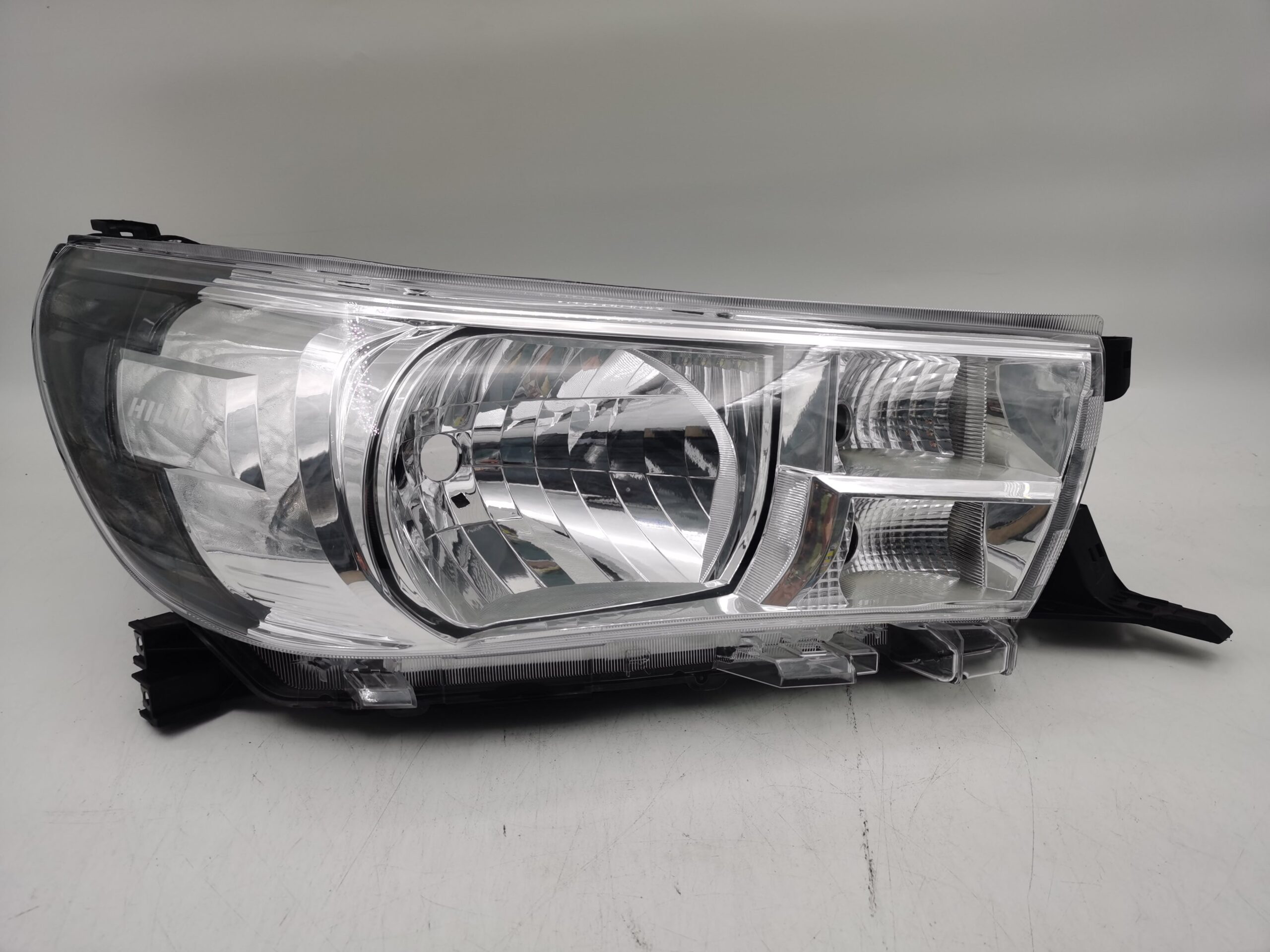 Toyota HILUX REVO 2015-2019 HALOGEN R.H.S HEADLIGHT ASSEMBLY