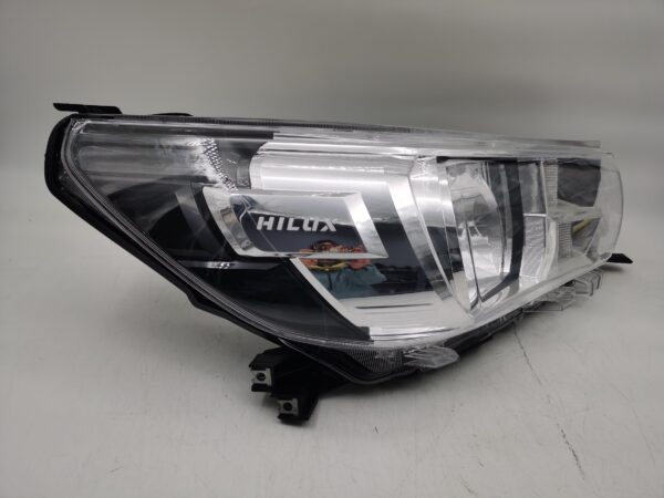 Toyota HILUX REVO 2015-2019 HALOGEN R.H.S HEADLIGHT ASSEMBLY