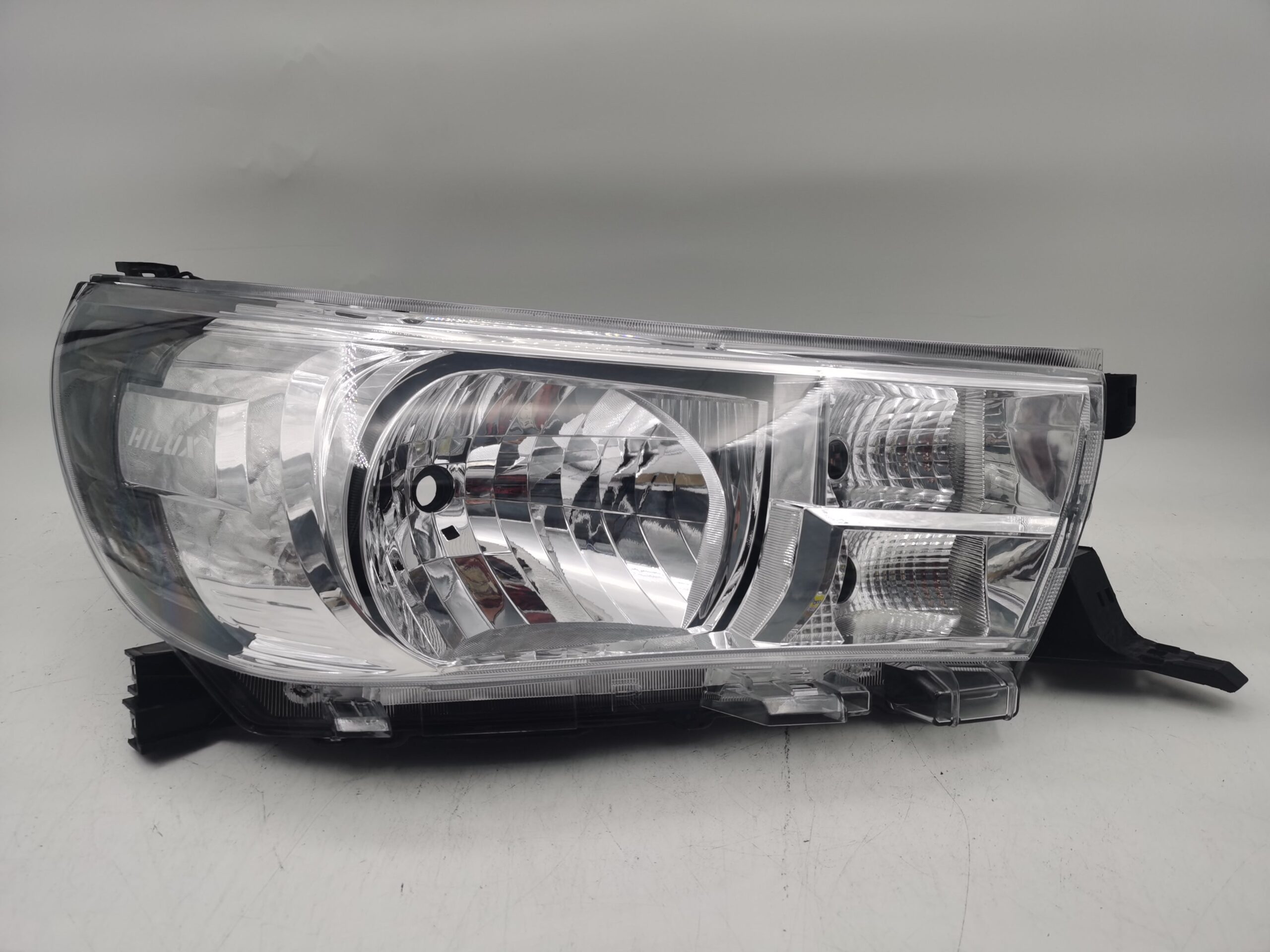 Toyota HILUX REVO 2015-2019 HALOGEN R.H.S HEADLIGHT ASSEMBLY