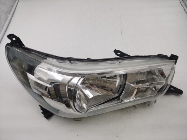 Toyota HILUX REVO 2015-2019 HALOGEN R.H.S HEADLIGHT ASSEMBLY