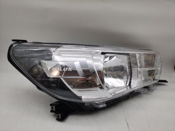 Toyota HILUX REVO 2015-2019 HALOGEN R.H.S HEADLIGHT ASSEMBLY