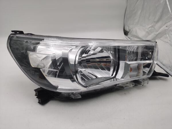 Toyota HILUX REVO 2015-2019 HALOGEN R.H.S HEADLIGHT ASSEMBLY